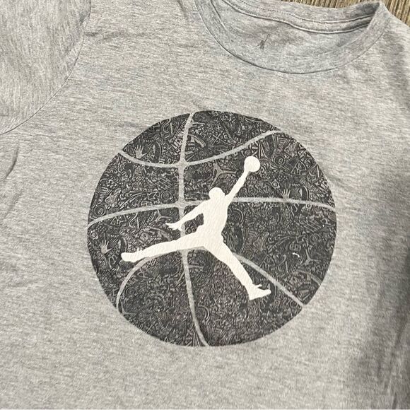 Air Jordan Boys T-Shirt Graphic Printed Short Sleeve Crew Neck Pullover Gray XL - Picture 2 of 5